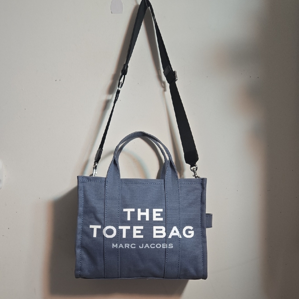 Marc Jacobs Gray Tote Bag - Picture 2 of 16